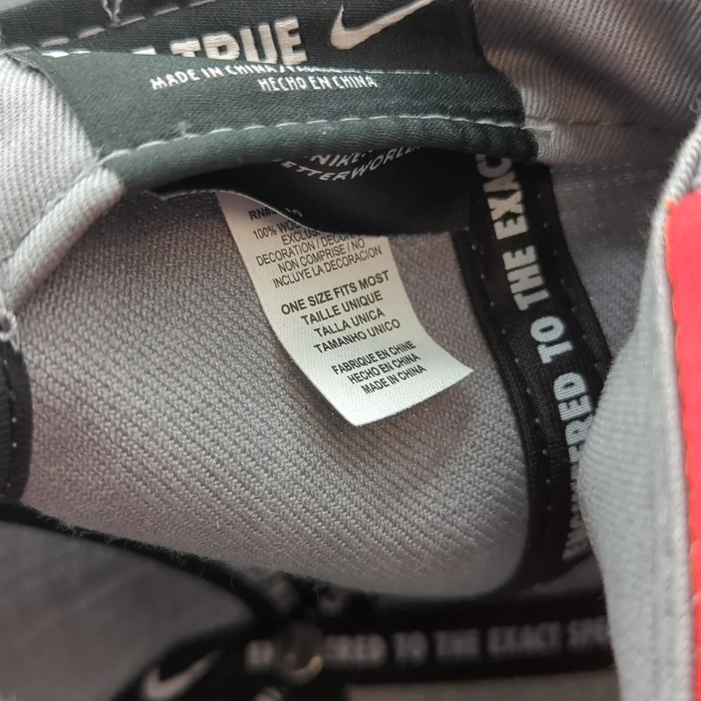 Nike True UCONN Huskies Snapback Gray Hat Cap OSFM Adjustable